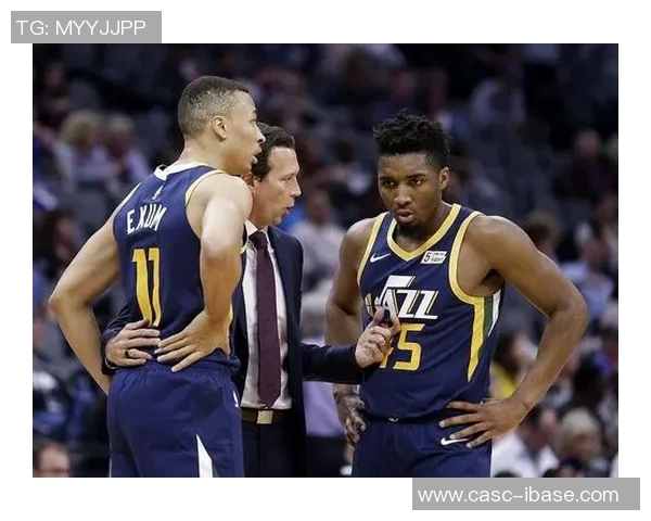 勇士与爵士对决前瞻分析及比赛结果预测探讨 勇士与爵士对决前瞻分析及比赛结果预测探讨