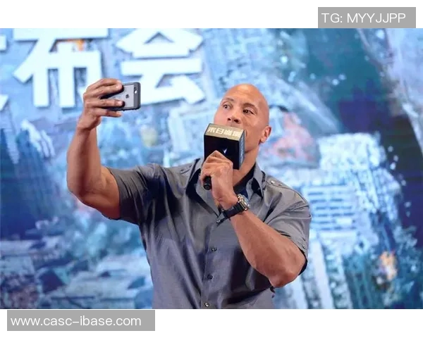 巨石强森挑战中国壮汉谁能在擂台上赢得最终胜利