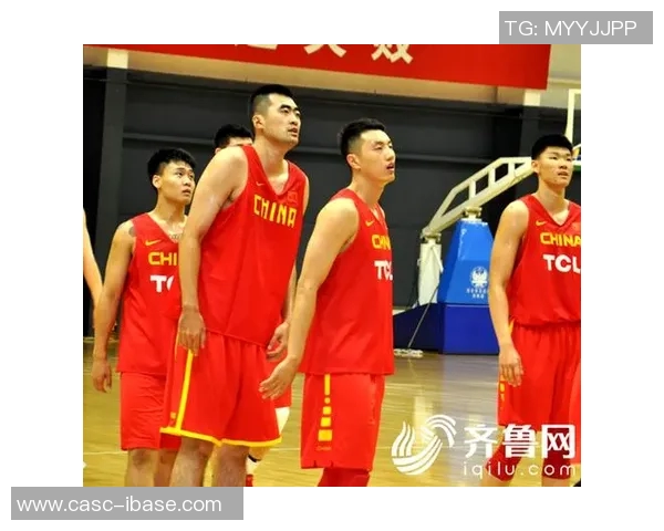 男篮红队激战香港队全力争胜展现实力与团队精神