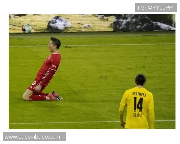 莱万回归老东家首战遭拜仁球迷嘘声四起令人心寒的背叛感受