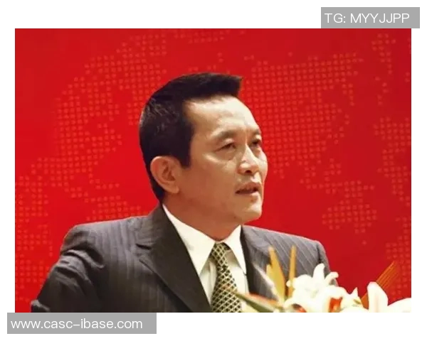 钟诚的成长之路：从普通少年到行业领军人物的奋斗历程