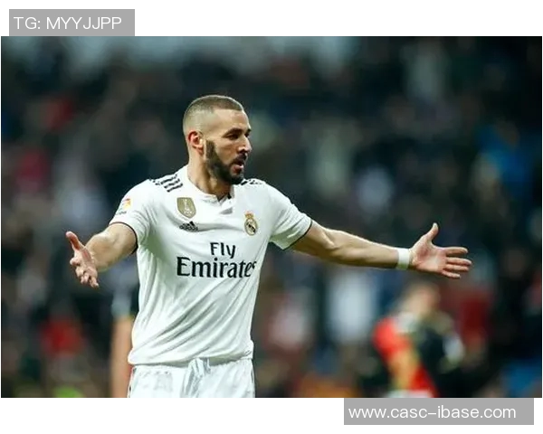 本泽马：从足球天才到传奇巨星的辉煌旅程与成就解析